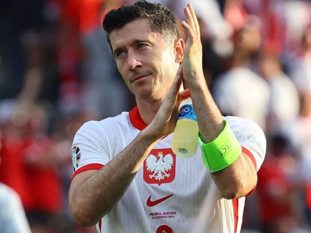 1749482214977098501.jpg lewandowski 3.jpg