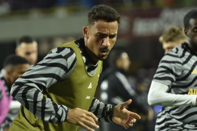 1735861946062083969.jpg daniluo.jpg